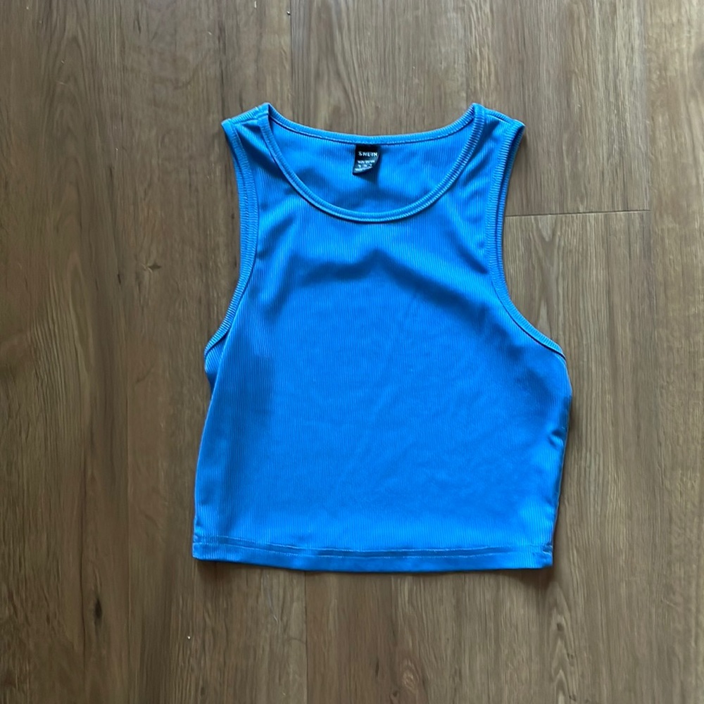 Ribbed blue crop tank